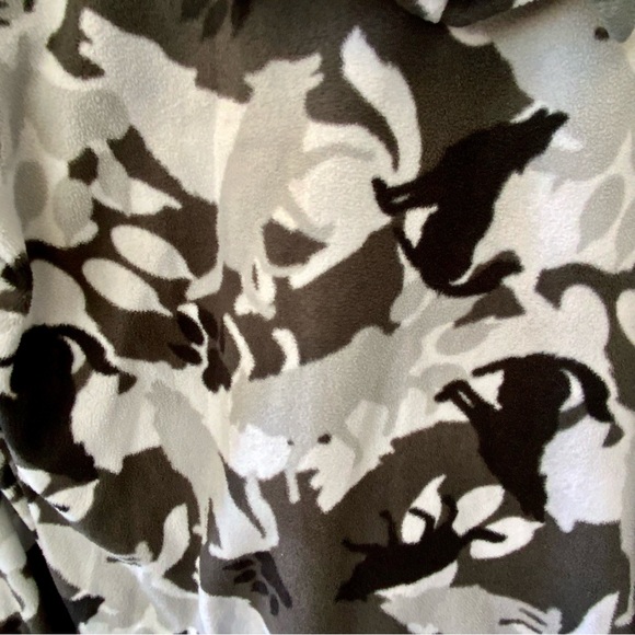 ONSIE by Cat & Jack. Unisex Wolf Camo print, with Wolf mask as a hood. SUPERFUN! - Picture 4 of 7